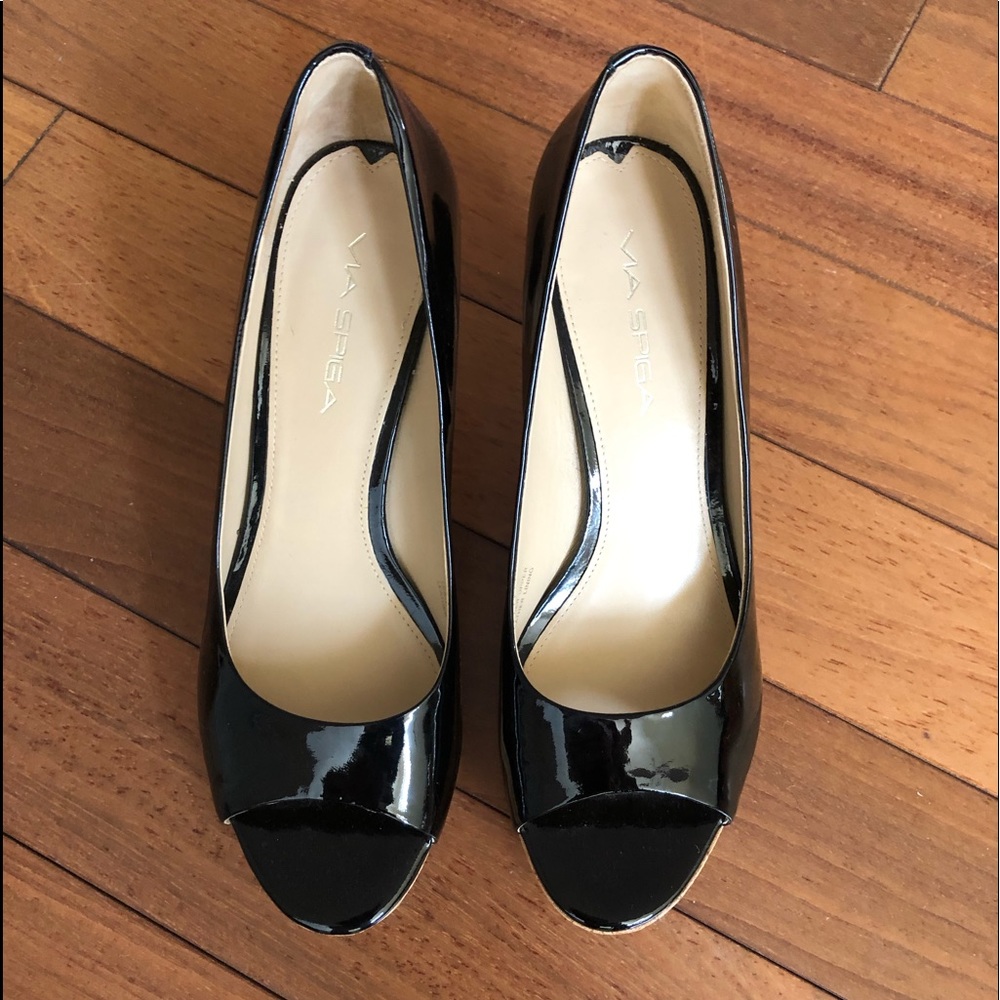 Via Spiga black patent peep toe heels w/cork heel